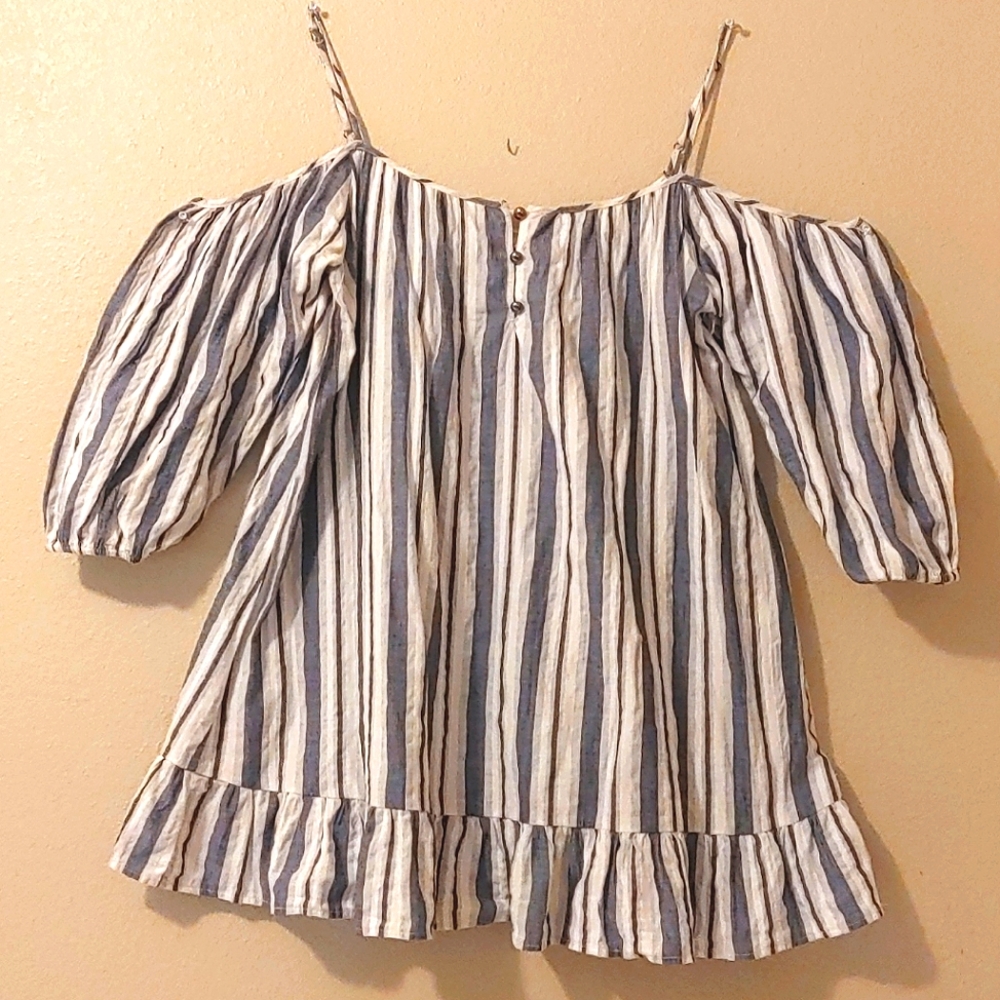 Off-the-shoulder cotton top